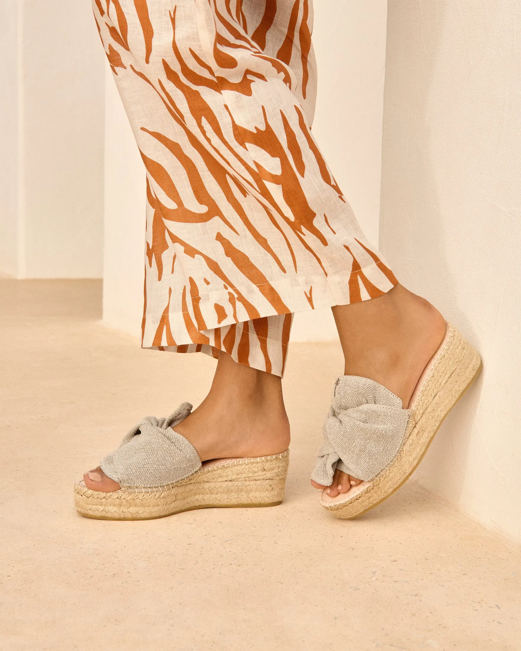 Organic Hemp Platforms With Knot - O71WK - La Havana Natural